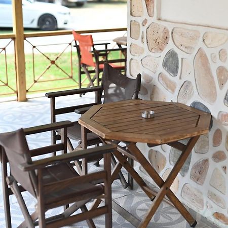 Guesthouse Agnandi Káto Loutrákion Dış mekan fotoğraf
