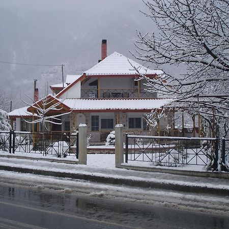 Guesthouse Agnandi Káto Loutrákion Dış mekan fotoğraf