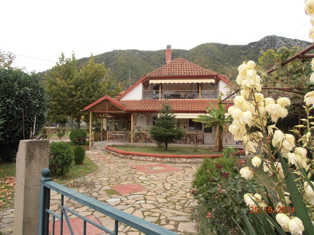 Guesthouse Agnandi Káto Loutrákion Oda fotoğraf