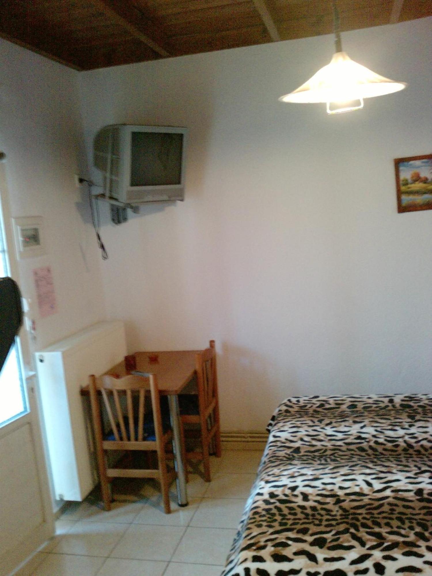 Guesthouse Agnandi Káto Loutrákion Dış mekan fotoğraf