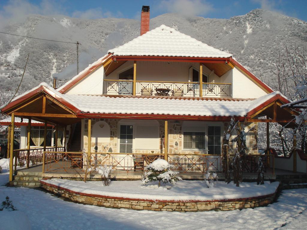 Guesthouse Agnandi Káto Loutrákion Dış mekan fotoğraf