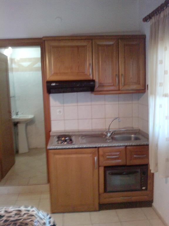 Guesthouse Agnandi Káto Loutrákion Oda fotoğraf