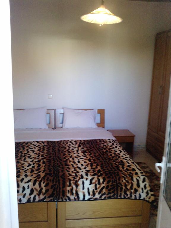 Guesthouse Agnandi Káto Loutrákion Oda fotoğraf