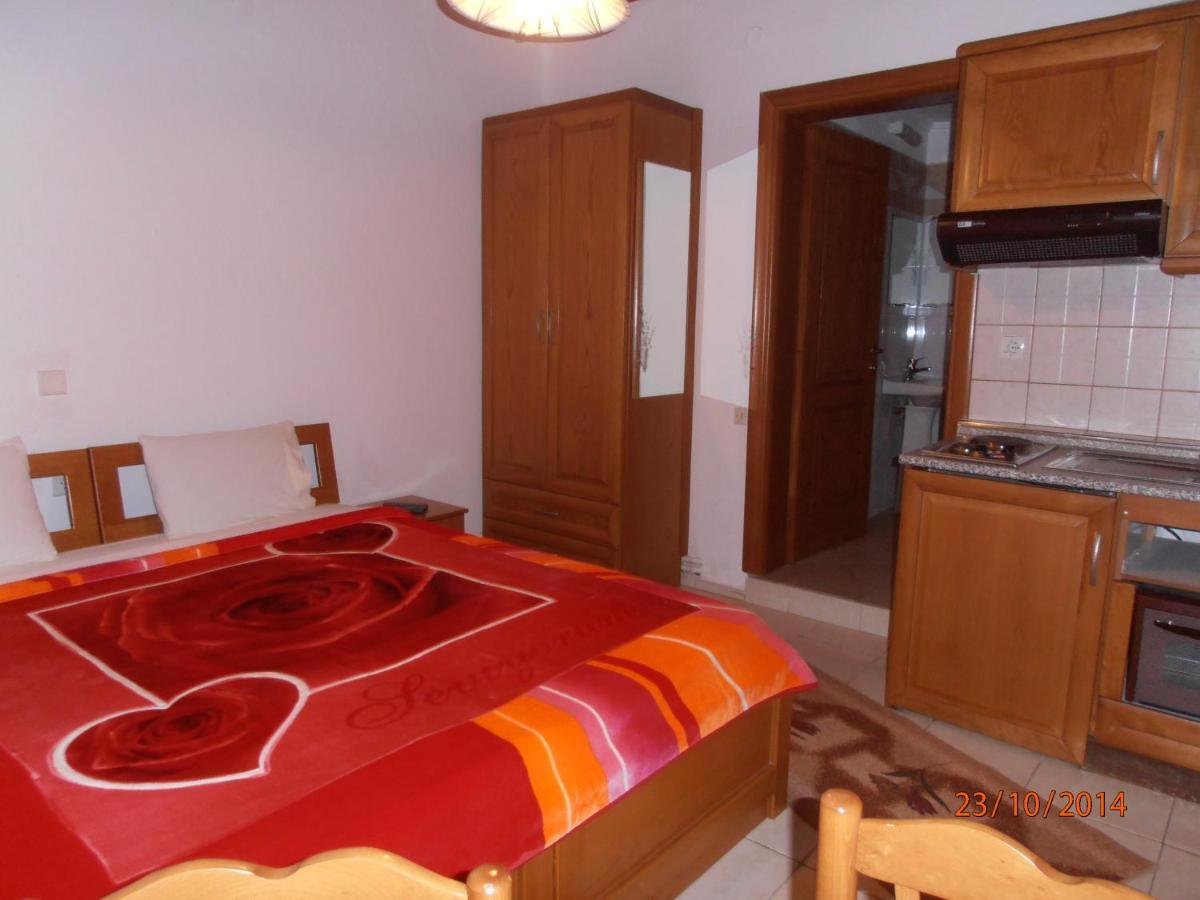 Guesthouse Agnandi Káto Loutrákion Oda fotoğraf